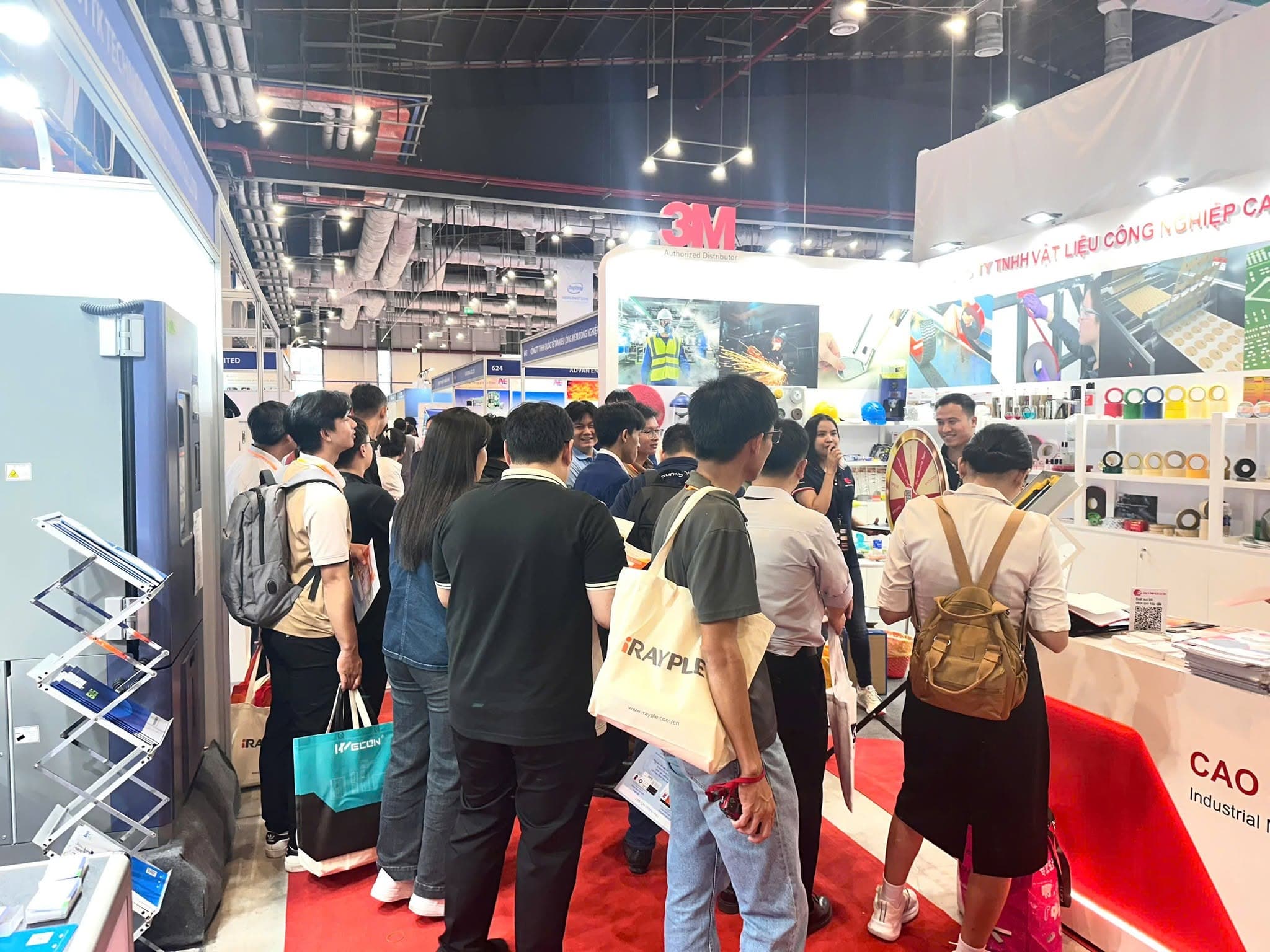 Gian hàng 642 vẫn cực nhiệt tại VIMF Bình Dương 2025!
